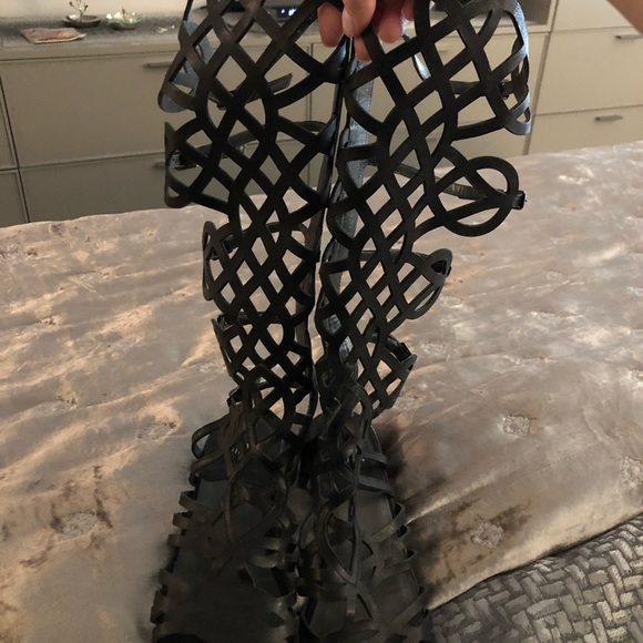 stuart Weitzman size 6 Aphrodite gladiator sandal! - Picture 2 of 8